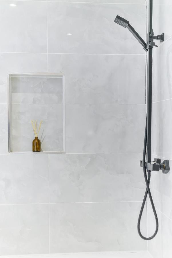 Amazing 2 Bed Apartment Clapham North London Bagian luar foto