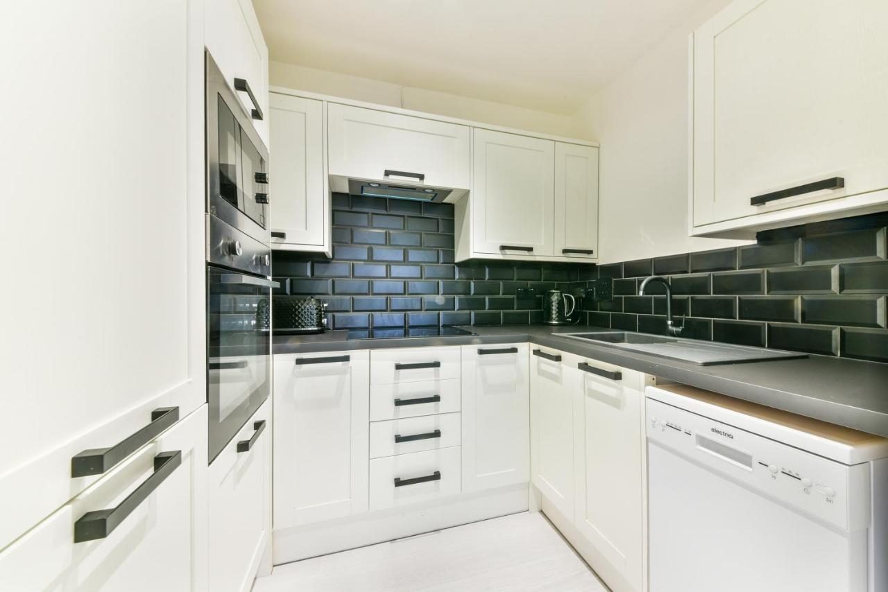 Amazing 2 Bed Apartment Clapham North London Bagian luar foto